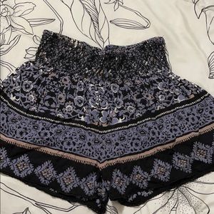 Angie high waisted print shorts